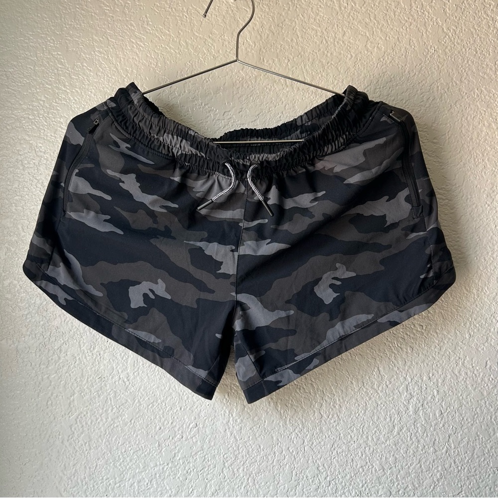 Athleta Black and Gray Athletic Shorts Camouflage Design